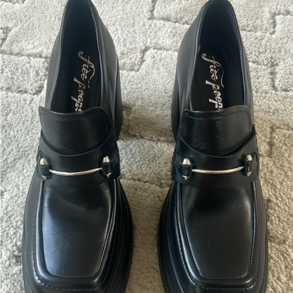 Black Leather Women’s Heeled Loafers